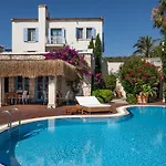 Port Hotel