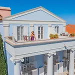 Port Hotel