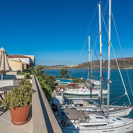 Port Hotel 3*