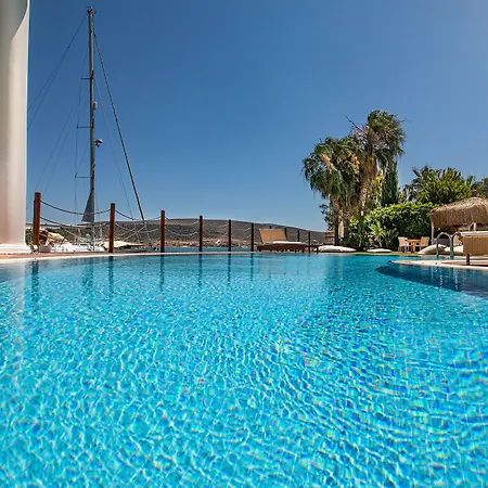Port Hotel 3*