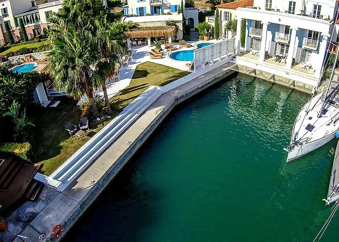 Port Hotel 3*